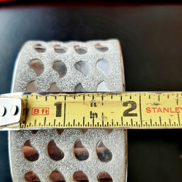 EUC Hinged Bangle Bracelet - Picture 6 of 7